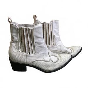 Coconuts by Matisse Cavalier White Faux Snakeskin Western Ankle Boots Size 8